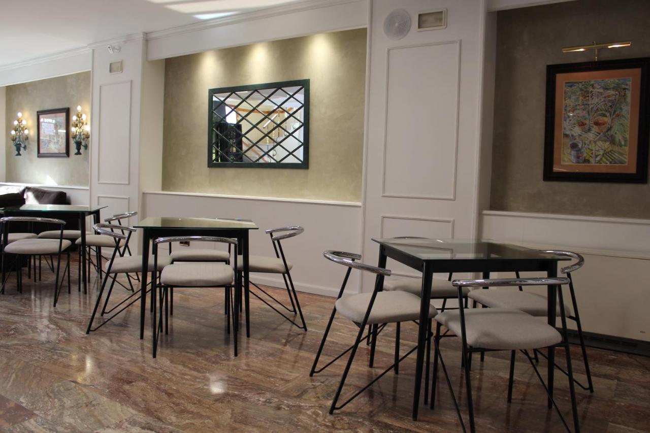 Hotel Alda A Boira Jaca Esterno foto