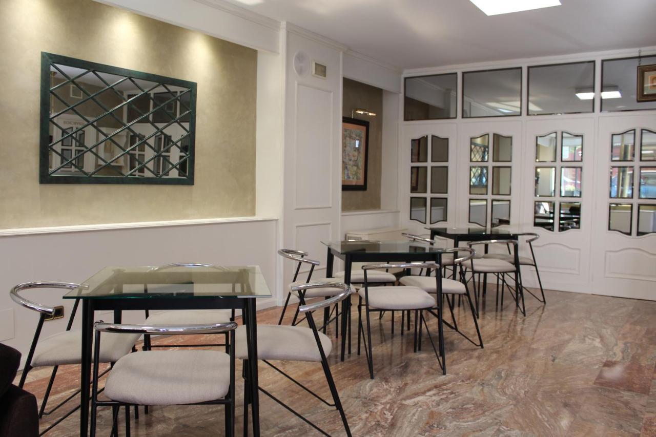 Hotel Alda A Boira Jaca Esterno foto