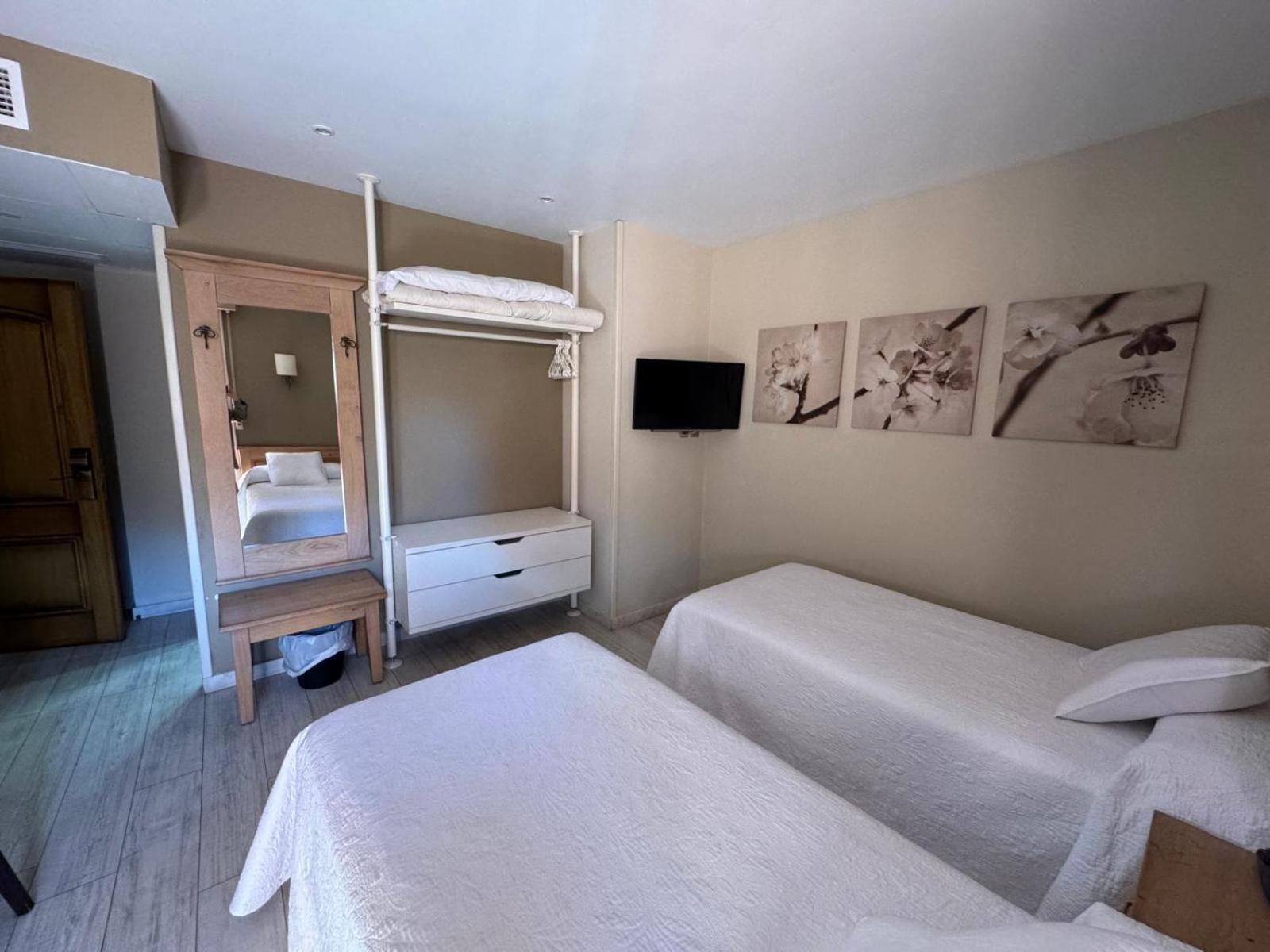 Hotel Alda A Boira Jaca Esterno foto