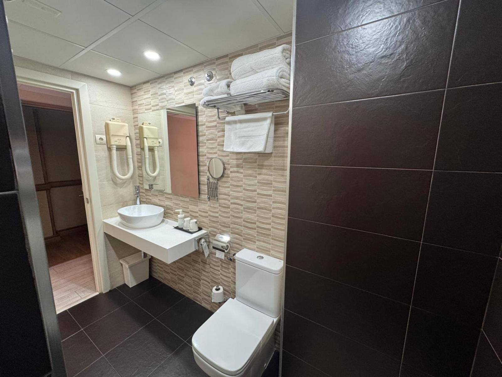 Hotel Alda A Boira Jaca Esterno foto