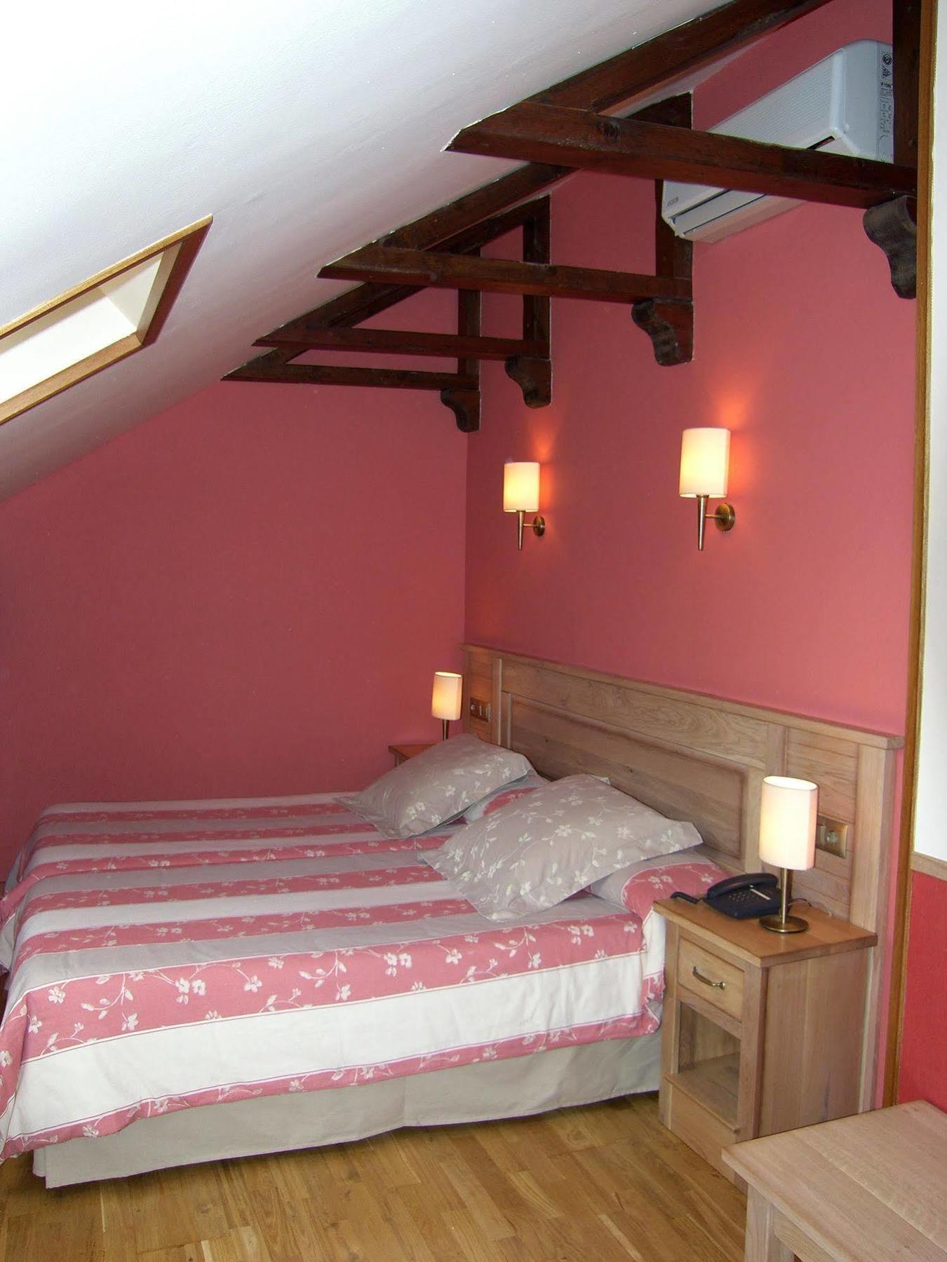 Hotel Alda A Boira Jaca Esterno foto