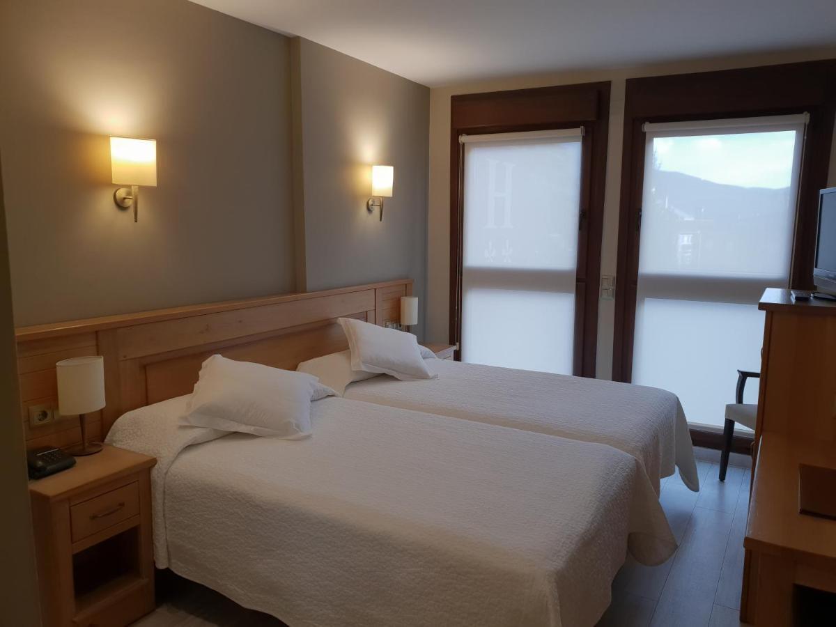 Hotel Alda A Boira Jaca Esterno foto