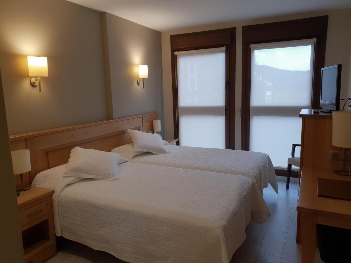 Hotel Alda A Boira Jaca Esterno foto